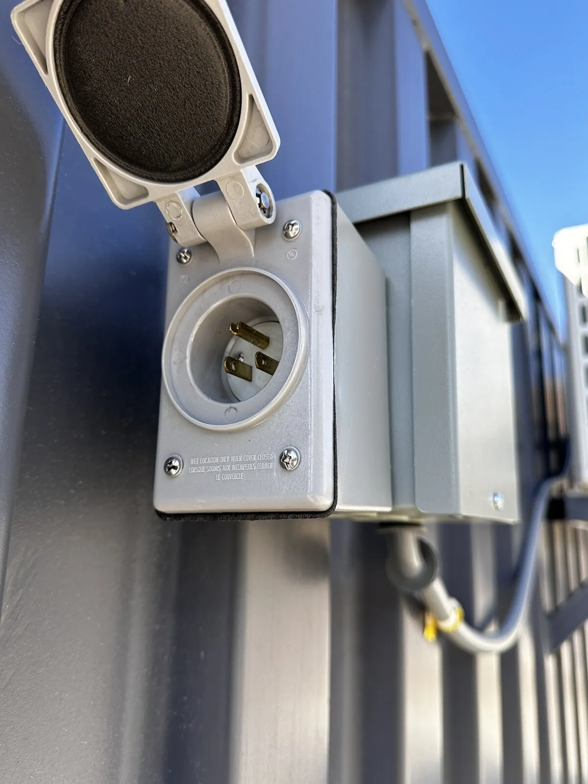 20ft High-Cube Office/Studio Container – Plug-and-Play Shell